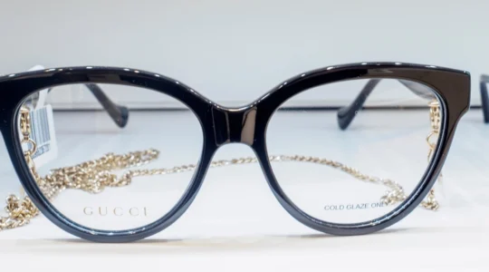 morphologie-du-visage-et-style-les-modeles-gucci-qui-subliment-les-traits-fins